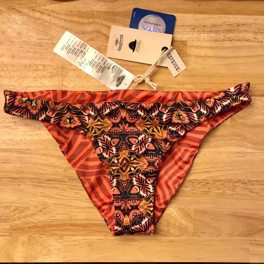 NWT Billabong bottoms